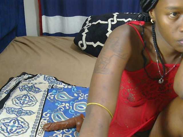 Nyangisexy1 live cam on BongaCams