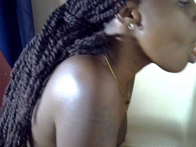 Nyangisexy1 live cam on BongaCams