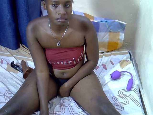 Nyangisexy1 live cam on BongaCams