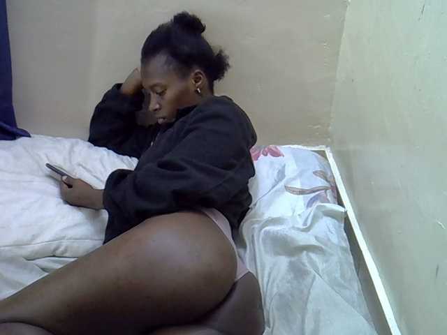 Nyangisexy1 live cam on UnifiedCams