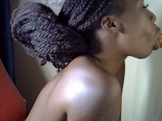 Nyangisexy1 live cam on BongaCams