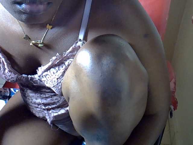 Nyangisexy1 live cam on BongaCams