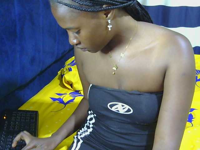 Nyangisexy1 live cam on BongaCams