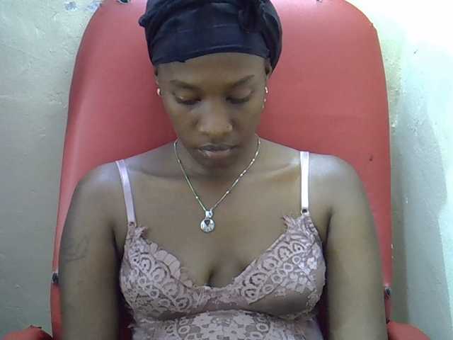 Nyangisexy1 live cam on UnifiedCams