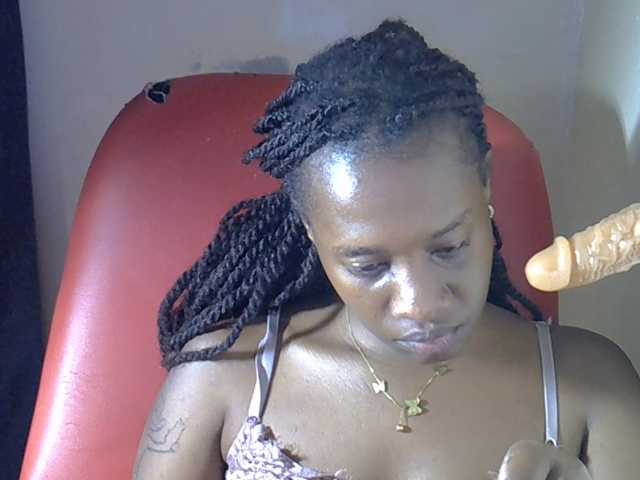Nyangisexy1 live cam on BongaCams