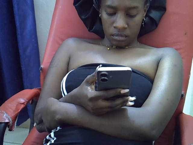 Nyangisexy1 live cam preview