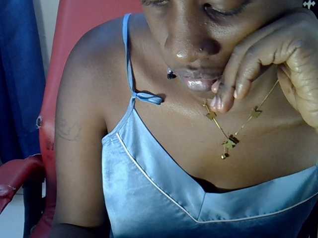 Nyangisexy1 live cam on BongaCams
