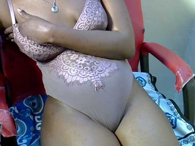 Nyangisexy1 live webcam show