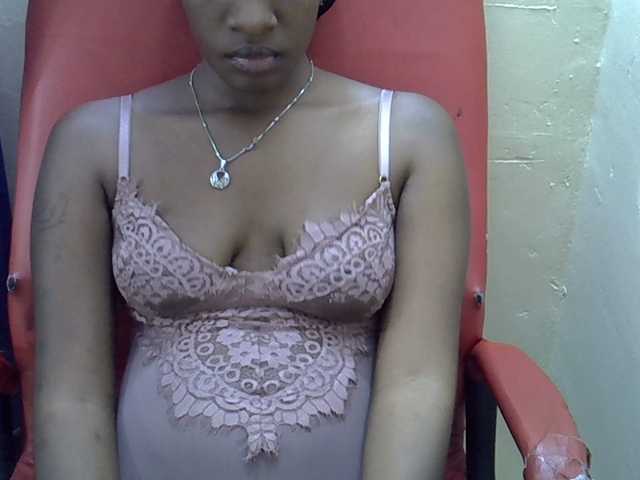 Nyangisexy1 live cam on UnifiedCams