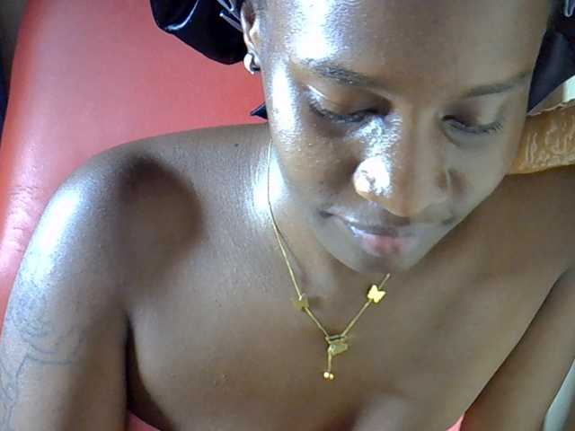 Nyangisexy1 live cam on BongaCams