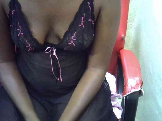 Modèle: Nyangisexy1