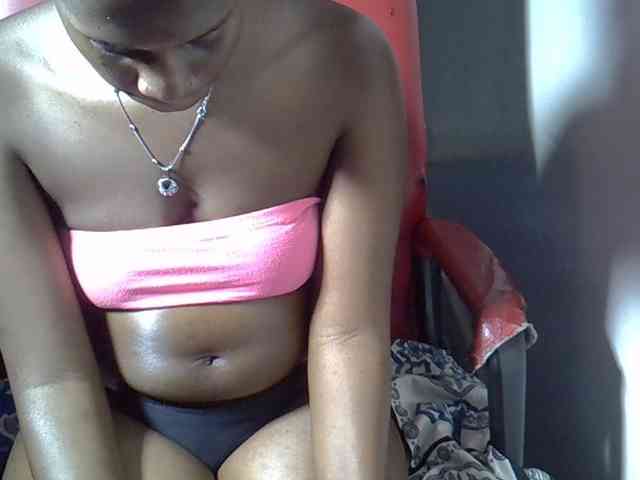 Modèle: Nyangisexy1