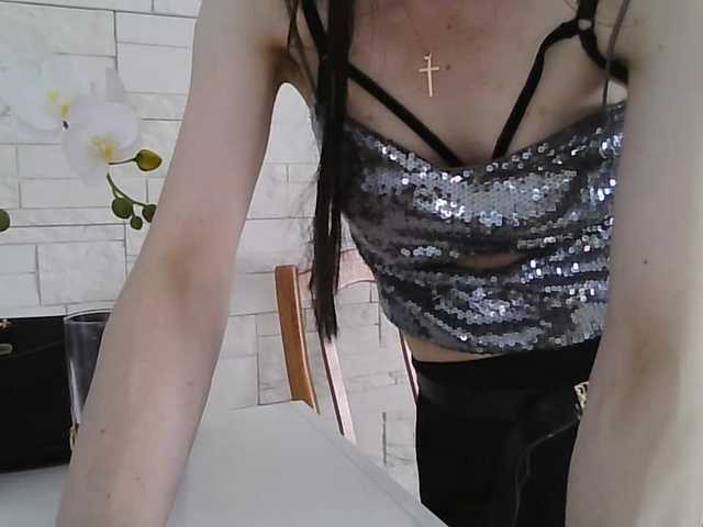JuliaWetDream live cam on BongaCams
