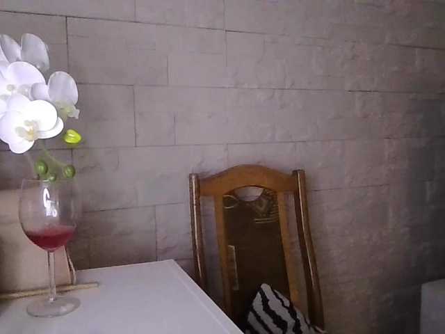 JuliaWetDream live cam on BongaCams