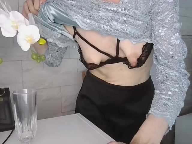 JuliaWetDream live cam on BongaCams
