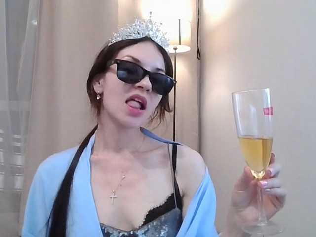 JuliaWetDream live cam on BongaCams