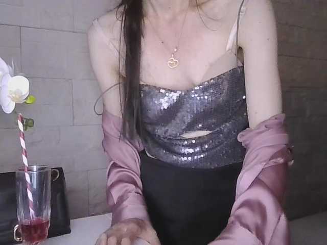 JuliaWetDream — live female cam