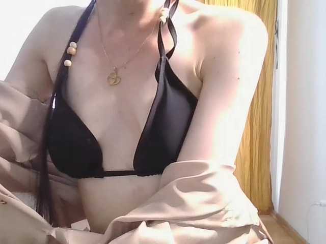 JuliaWetDream live cam on BongaCams