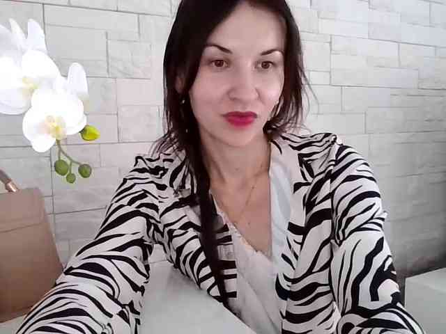 Model: JuliaWetDream
