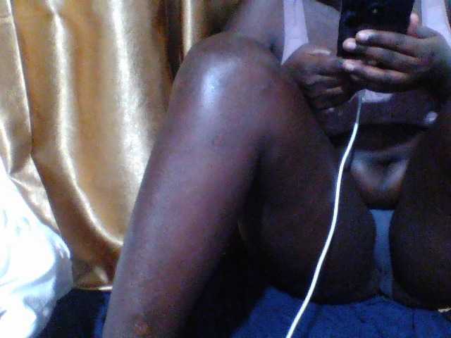 le modèle Melaningirl est en webcam porno dans un show sur le site bongacams, il possède les tags suivants: Ebony,Brunette,Hairy