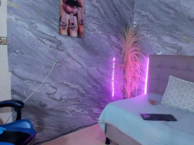 anahi-soler's BongaCams show and profile