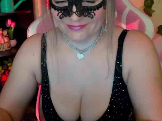 Anna-juicy webcam