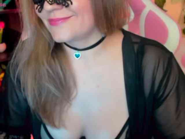 Anna-juicy webcam
