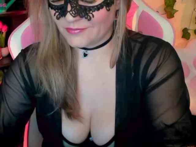 Anna-juicy webcam
