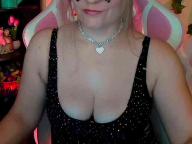 Anna-juicy webcam