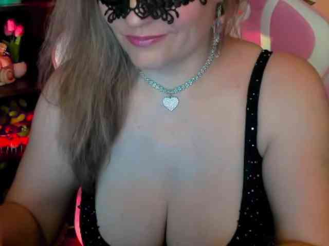 Anna-juicy webcam