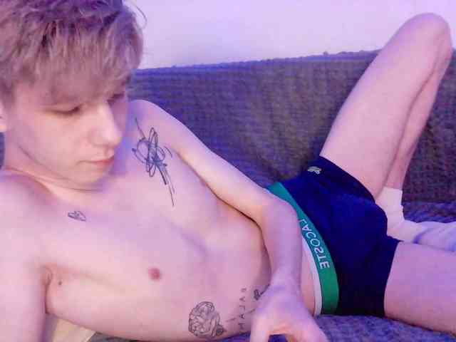 TwiShadow Live Webcam on BongaCams