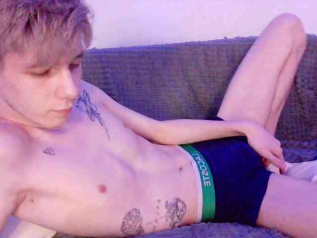 TwiShadow Live Webcam on BongaCams