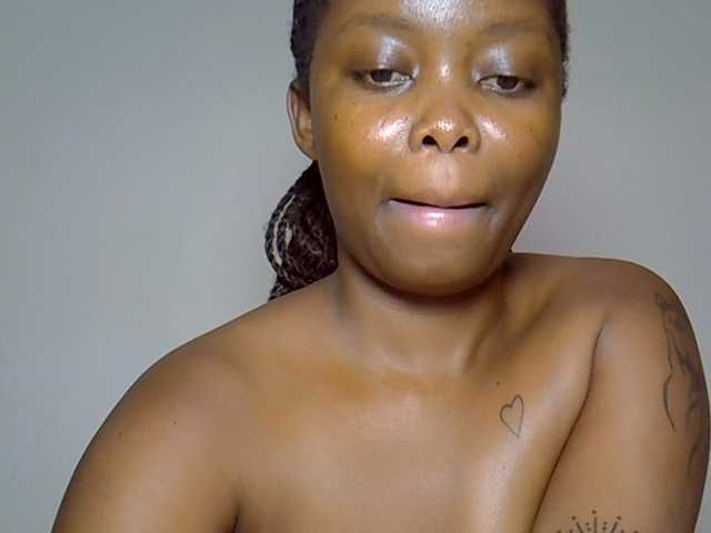 DASAH-1, 24 y/o - Live Cam on BongaCams