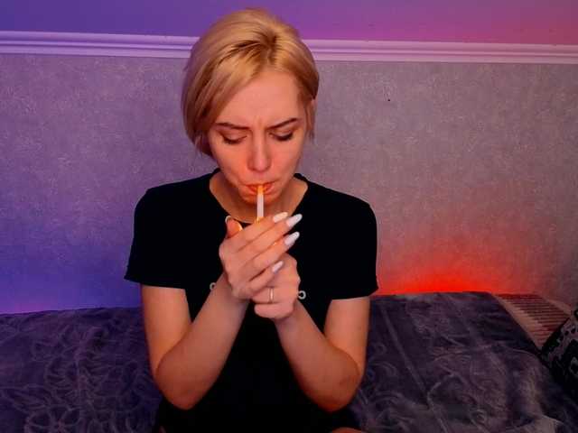 BlondIce's BongaCams show and profile