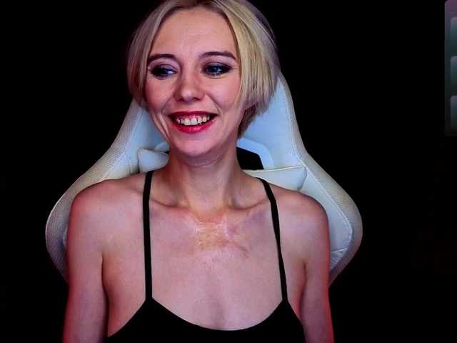 BlondIce live cam on BongaCams