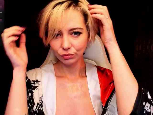 BlondIce