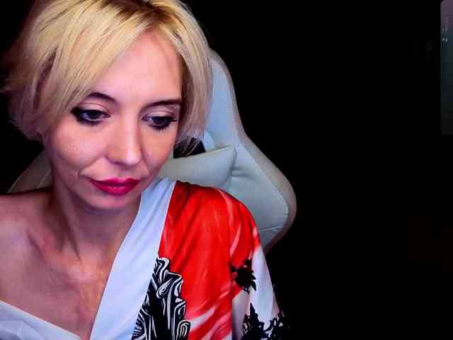 BlondIce webcam