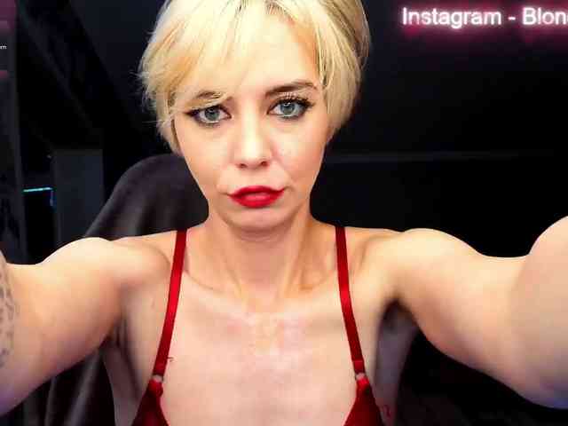 BlondIce webcam