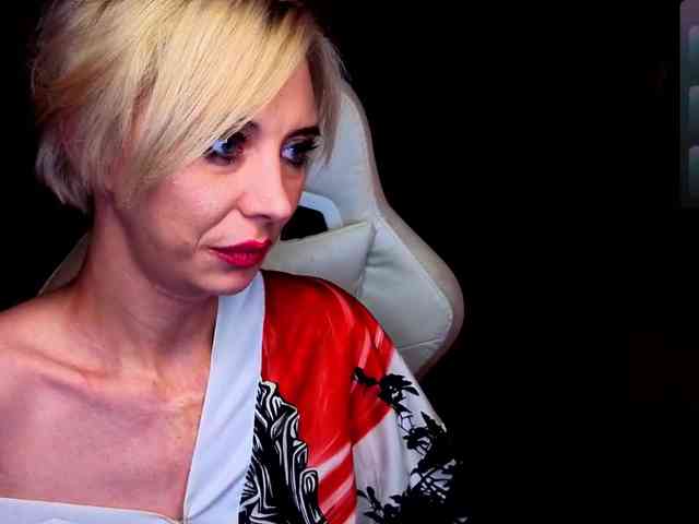 BlondIce webcam