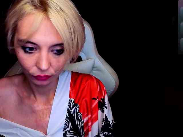 BlondIce webcam