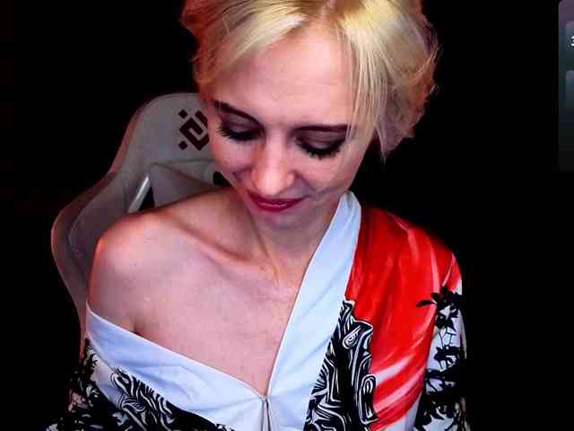 BlondIce webcam