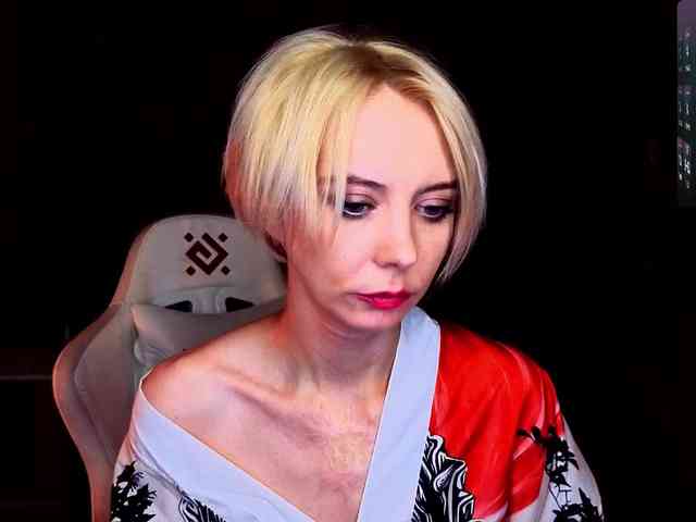 BlondIce Sex Cam Show