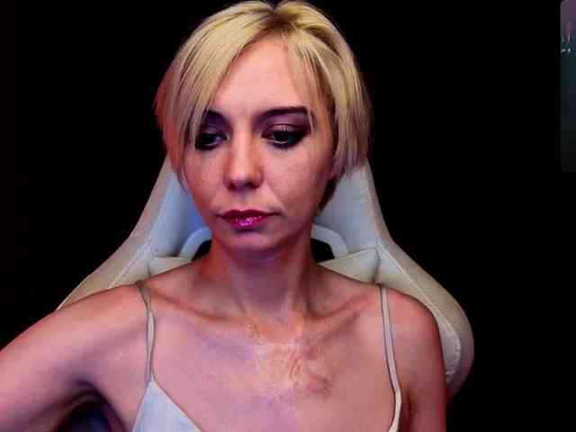 BlondIce webcam