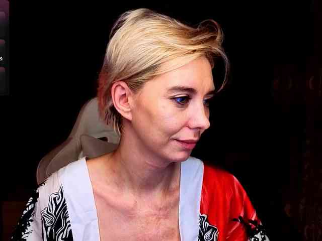 BlondIce
