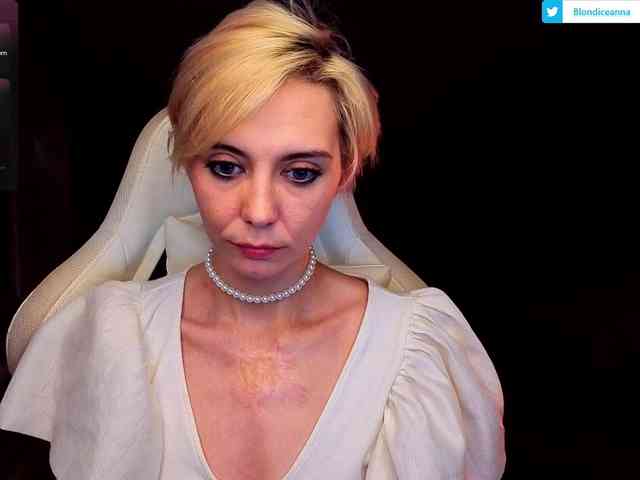 BlondIce webcam