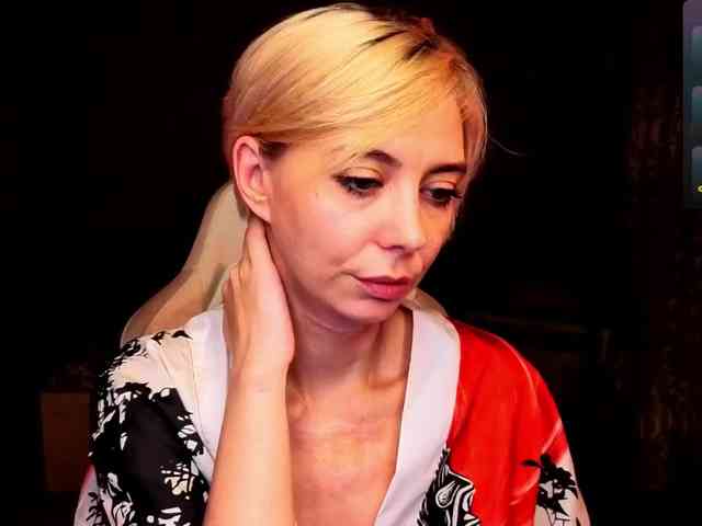 BlondIce webcam