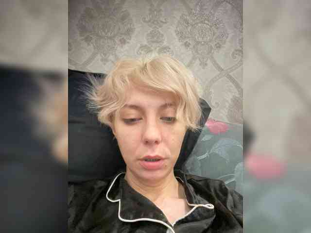 BlondIce webcam
