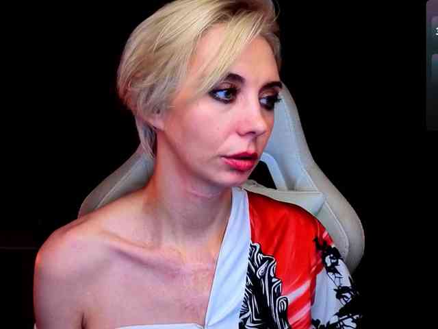 BlondIce webcam