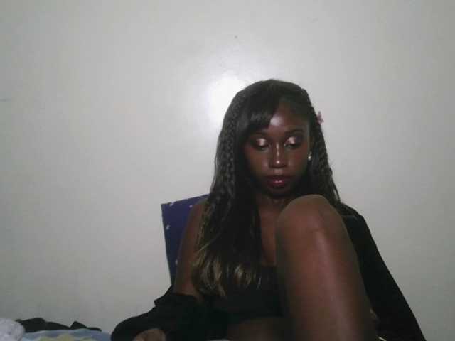 Sexxytrinityy live cam on BongaCams