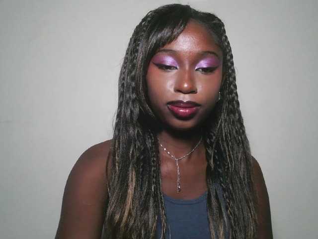 Sexxytrinityy live cam on BongaCams